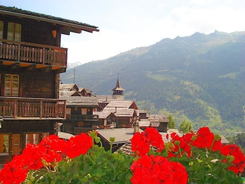 The amazing mountain views from chalets in Grimentz