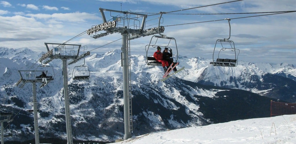 Skiers at La Tanina of the Three Valleys