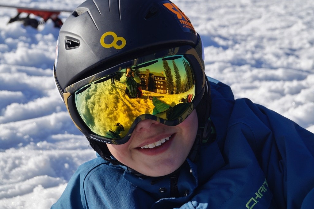 Are ski helmets compulsory in France?