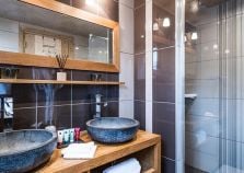 Attractive sink fittings in Chalet Emilie