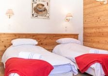 Bedroom for 2 in catered chalet
