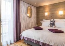 Lovely double bedroom in Chalet Emilie