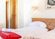 Bedroom for 2 people in catered chalet in La Plagne