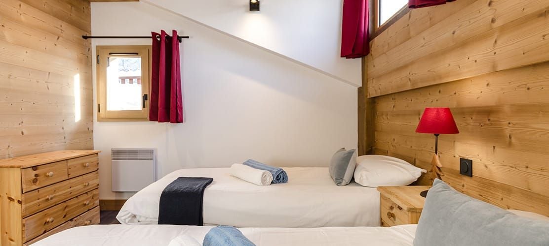 Twin bedroom in La Plagne chalet