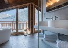 Bathroom overlooking morzine