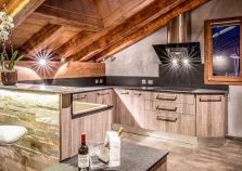 Open pan kitchen area