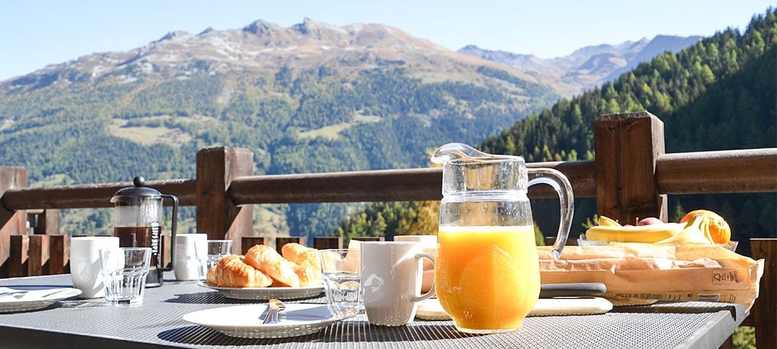 Chalet breakfast with mountain views