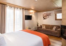 Lovely bedroom in catered chalet