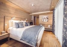 Lovely double bedroom in Chalet Emilie